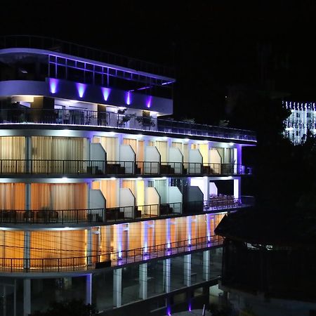 Sky View Grand 호텔 캔디 외부 사진