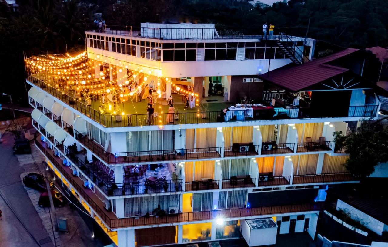 Sky View Grand 호텔 캔디 외부 사진